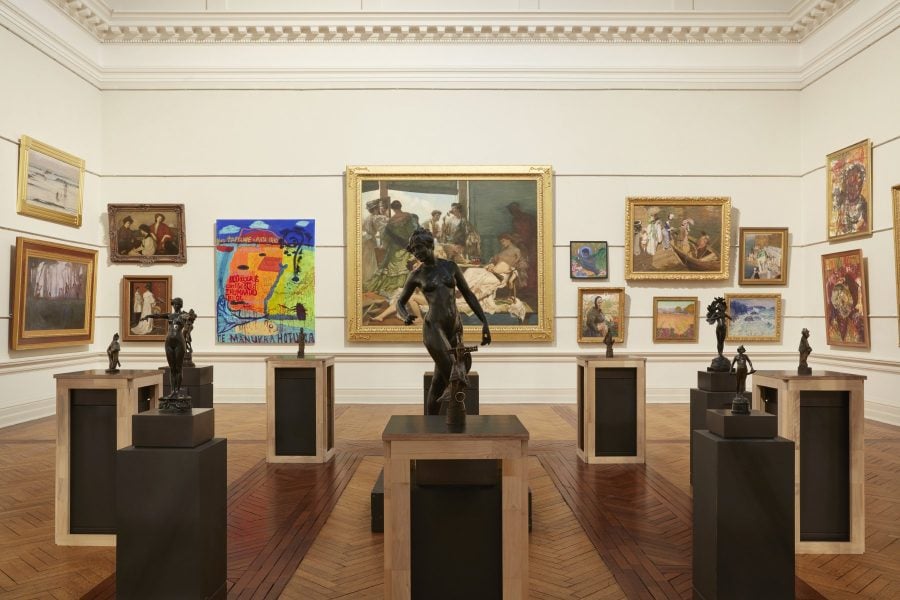 Emily Karaka, Nga Tapuwae o Mataoho, 2020. Installation view for the 22nd Biennale of Sydney (2020), Art Gallery of New South Wales. Commissioned by the Biennale of Sydney with assistance from Creative New Zealand. Courtesy the artist. Photograph: Zan Wimberley