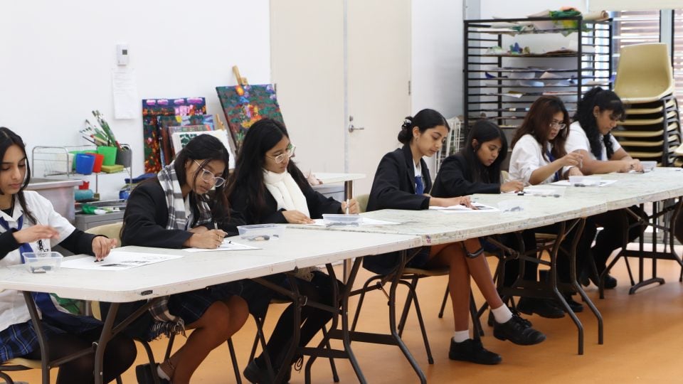 Guided Tour and Workshop for Primary and Secondary Students – Lewers: Penrith Regional Gallery